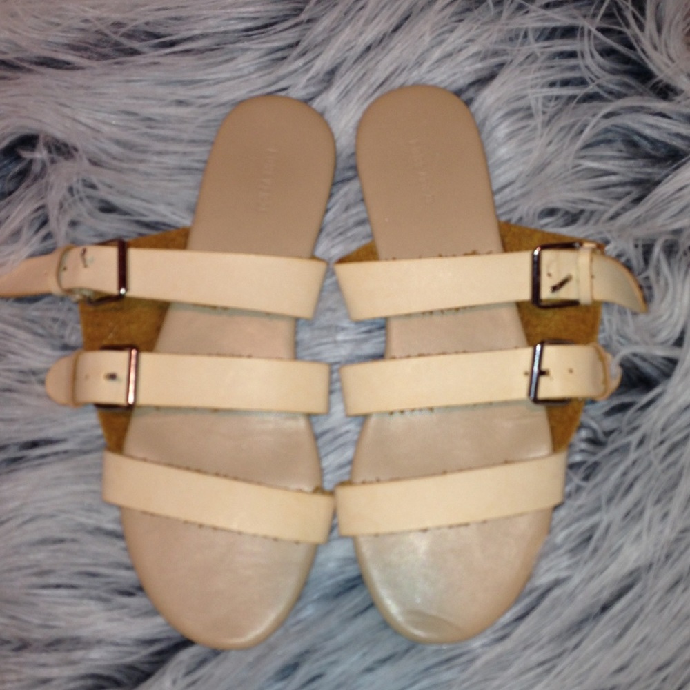 TAN SANDALS